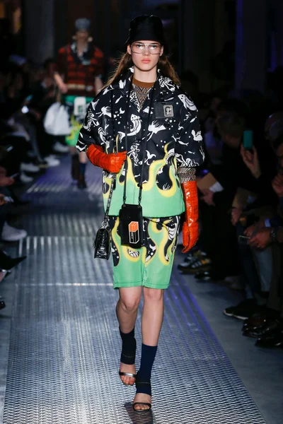 Look 28